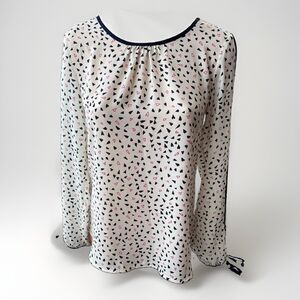 Maurices Heart Long Split Sleeve Top Size XS Relaxed White